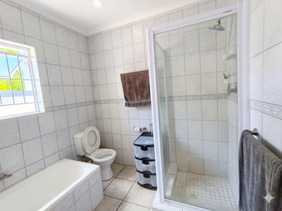3 Bedroom Property for Sale in Paradise Western Cape